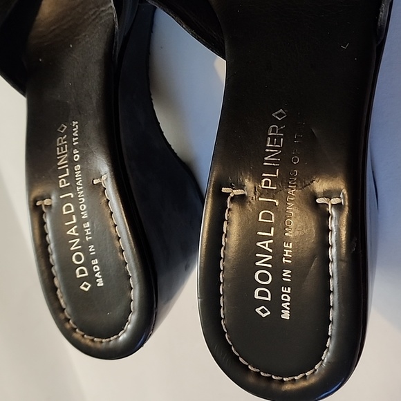 Donald Pliner black wedge size 10. New - Picture 5 of 6